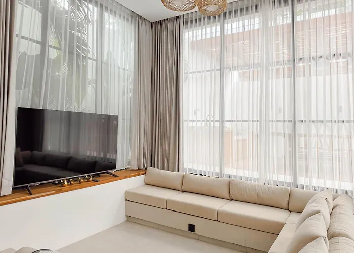 Burgundy - Twin In Berawa تْشانغو